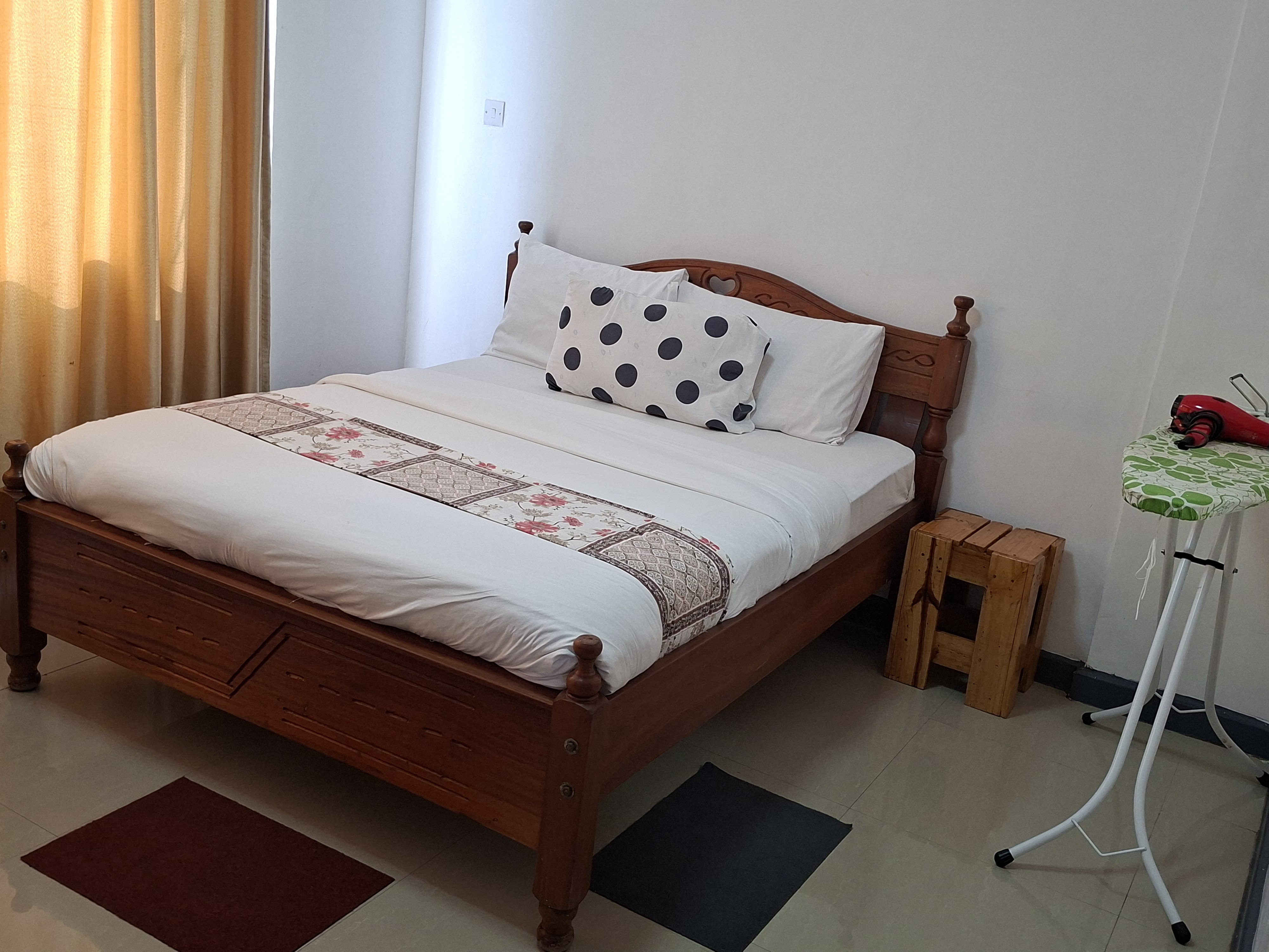 3-Bedroom House B – Stylish and comfortable for urban families, fully equipped kitchen, high-speed WiFi, secure parking